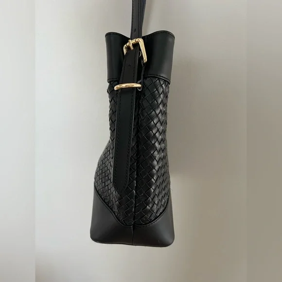 Valentina Fiore Woven Italian Leather
Bucket Handbag - Picture 3 of 7